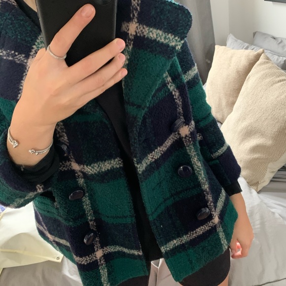 Beautiful plaided coat - Picture 2 of 4